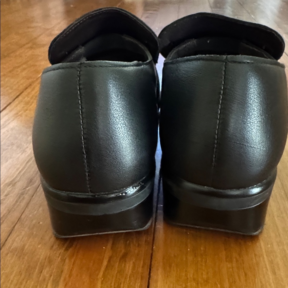 Naot Bentu black loafers with silver buckle  size 39 or 8.5 - Picture 6 of 6
